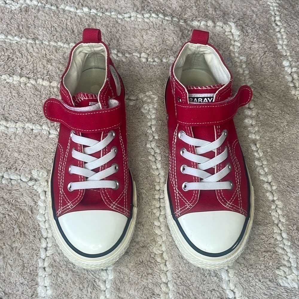 Banana Kids Shoes Red Canvas Sneakers 37/234 or Size 5
